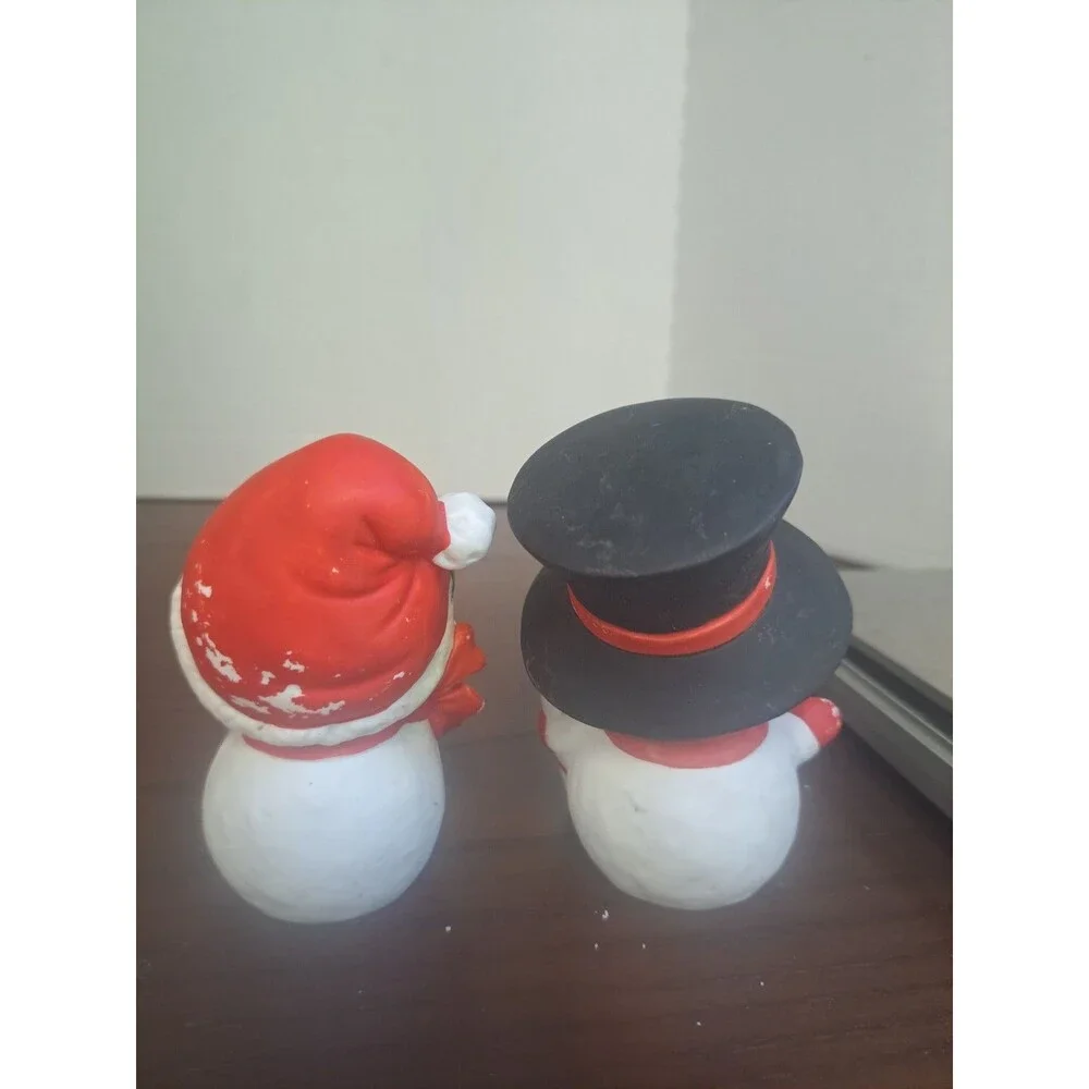 1980s Home Interior Snow Couple Figurines #5604